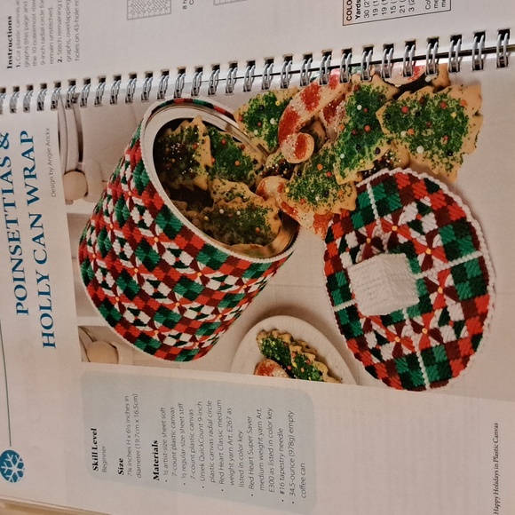 Happy Holidays in plastic canvas - Picture 7 of 16